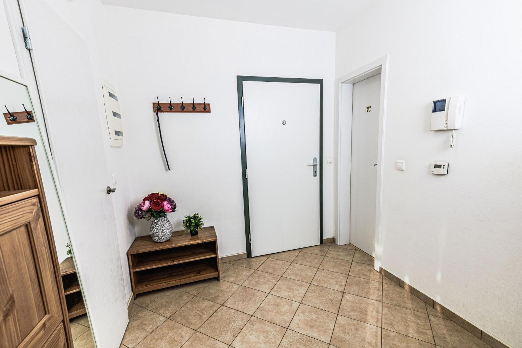 Sunny Apartment With Amazing Terrace On The 13Th Floor Near City Center Bratislava Exteriér fotografie